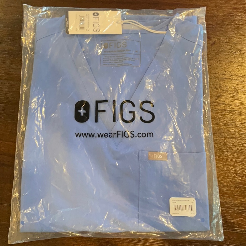 Figs Scrub One pocket top